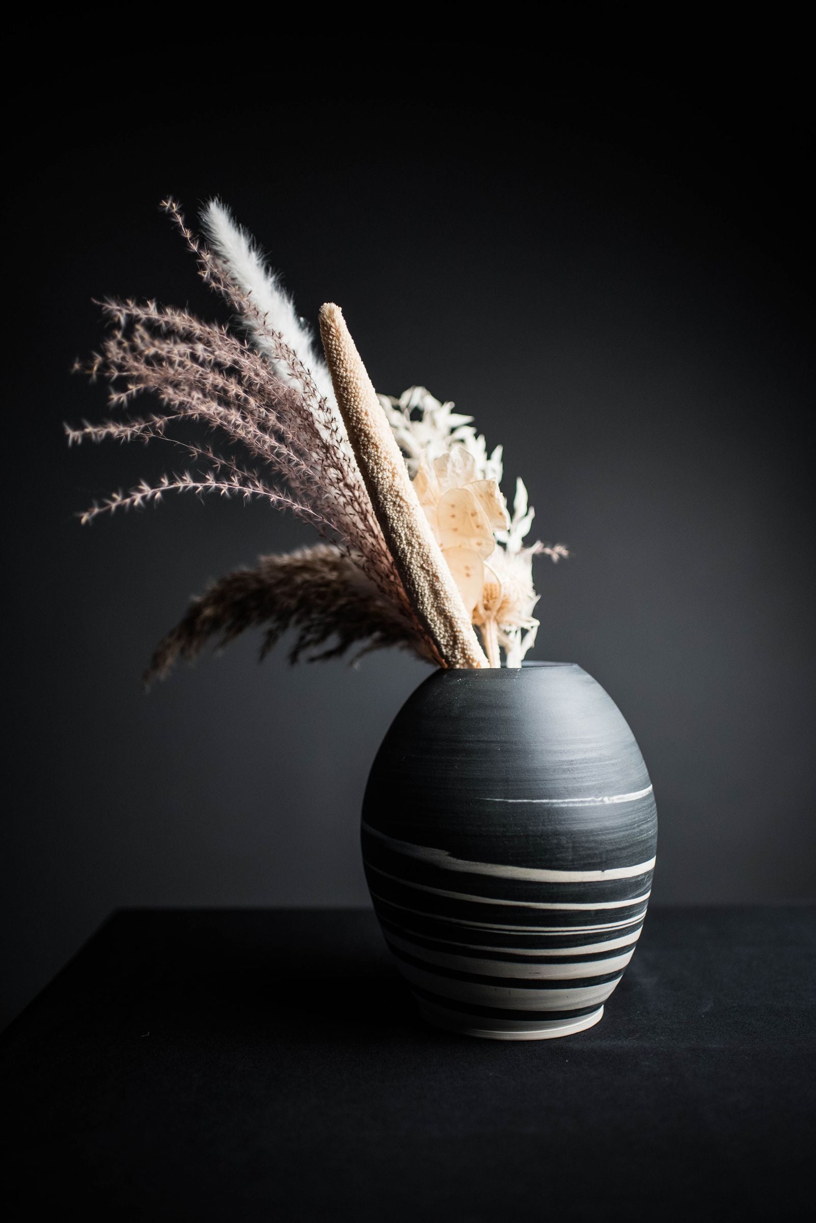 BLACK AND WHITE VASE - QUIN CHEUNG