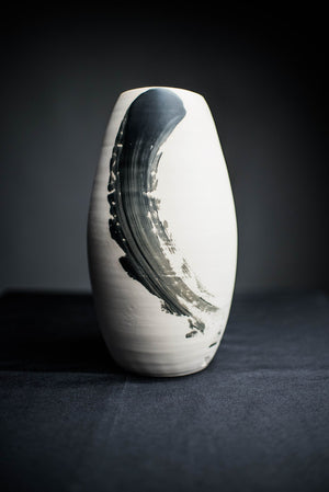 White Vase - Quin Cheung