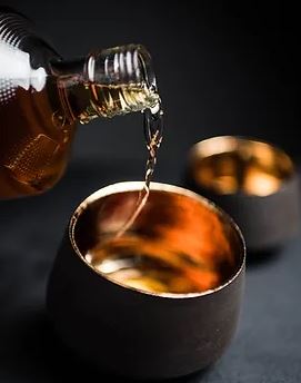 Whisky glass gold - Quin Cheung