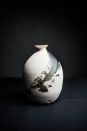 White Vase - Quin Cheung